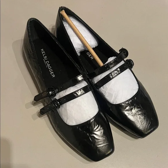 Kelsi Dagger Black Flats with Double Straps - Picture 1 of 3